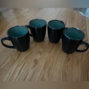 Set Of 4 New Coffee Mugs  Black Outside And Teal Inside